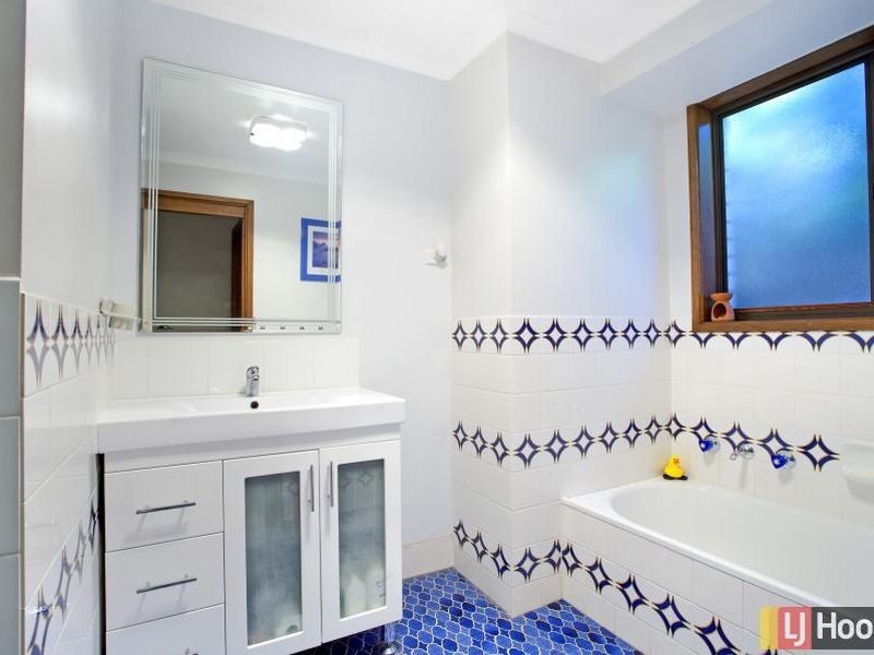 8 Palmer Close, Queanbeyan NSW 2620