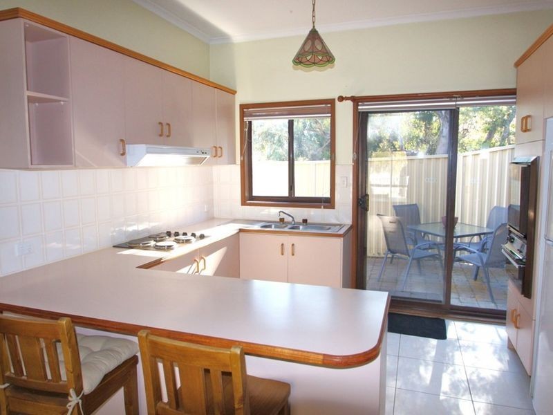 4/9 Hybon Avenue, Queanbeyan NSW 2620