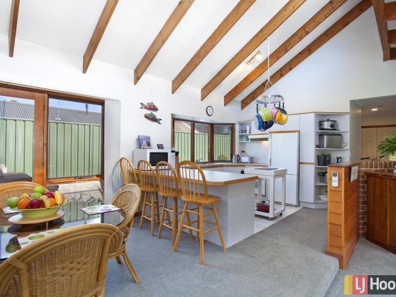 2/19 Bungendore Road, Queanbeyan NSW 2620