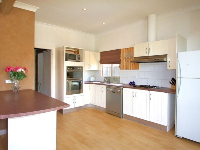 15 Elizabeth Crescent, Queanbeyan NSW 2620