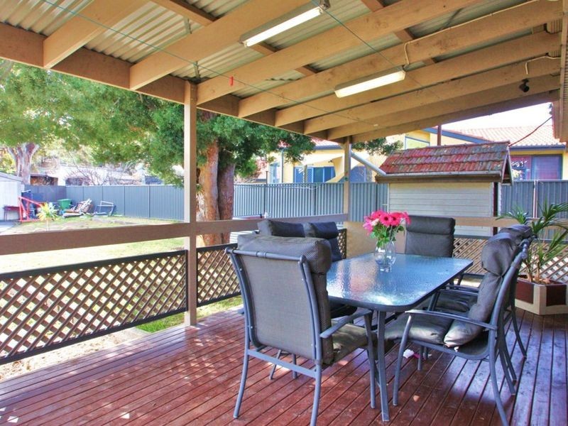 15 Elizabeth Crescent, Queanbeyan NSW 2620