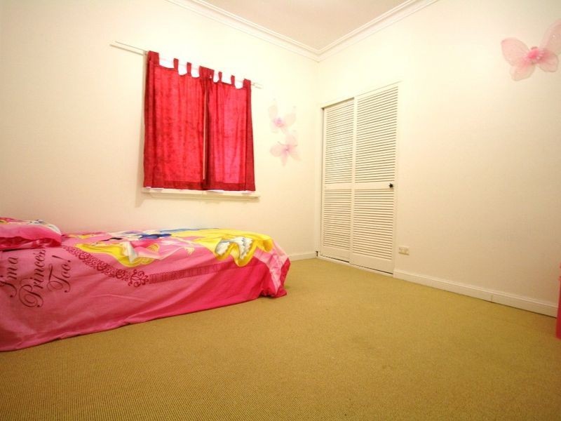 15 Elizabeth Crescent, Queanbeyan NSW 2620