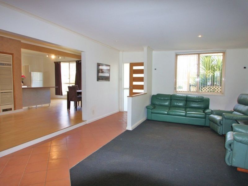 15 Elizabeth Crescent, Queanbeyan NSW 2620