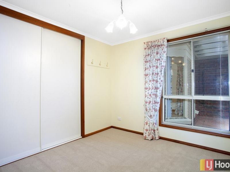 11 Melrose Place, Jerrabomberra NSW 2619