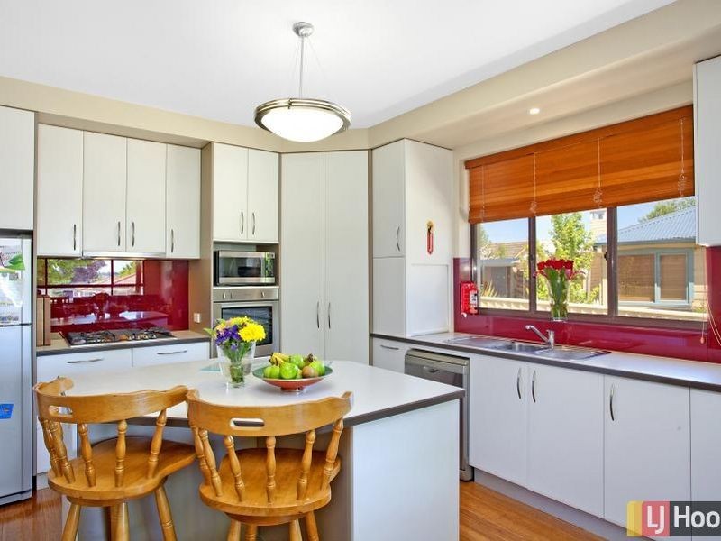 18 Ernest Street, Queanbeyan NSW 2620
