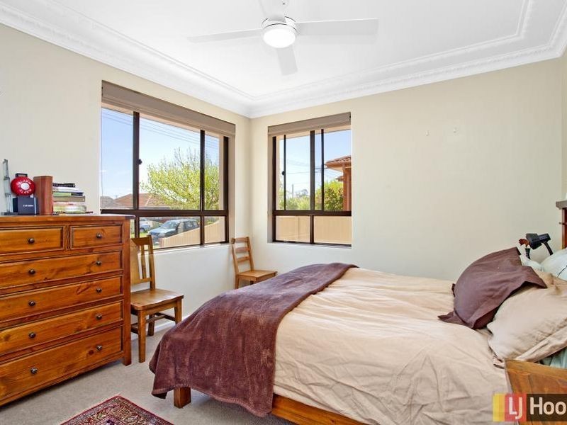 18 Ernest Street, Queanbeyan NSW 2620