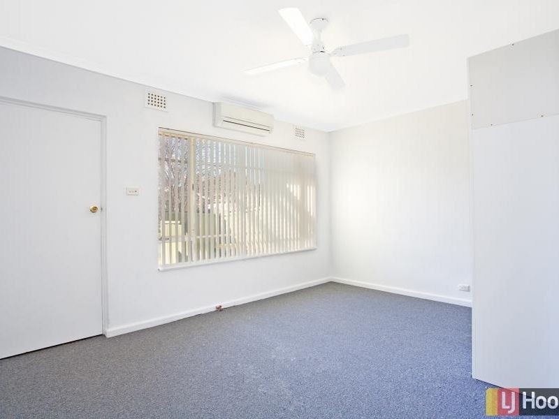 4/17 Moore Street, Queanbeyan NSW 2620