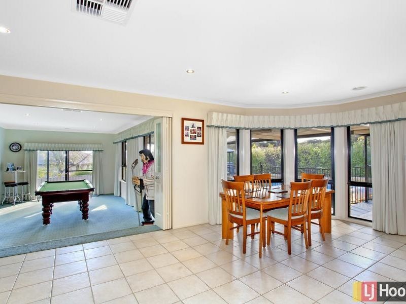11 Boree Place, Jerrabomberra NSW 2619