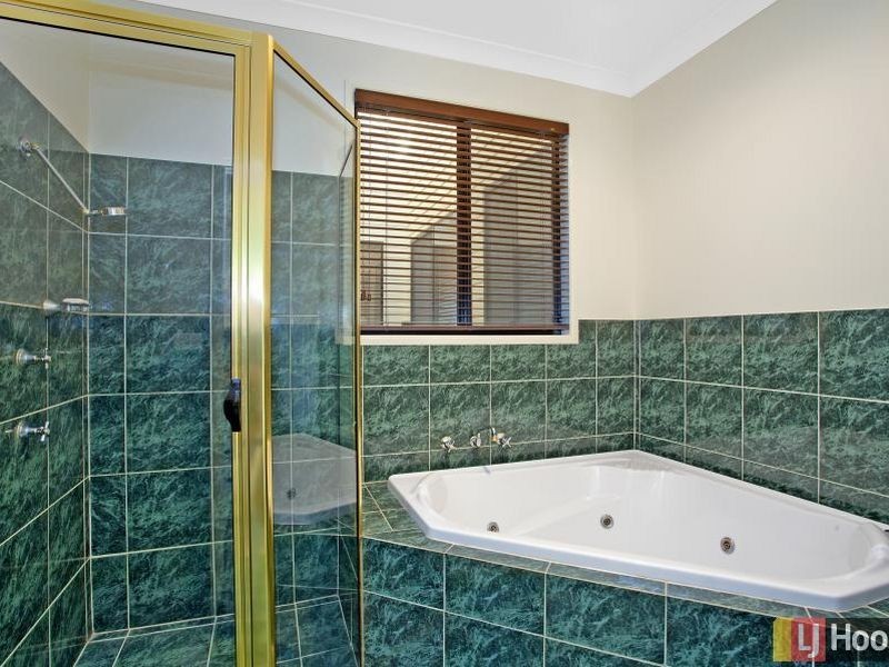 11 Boree Place, Jerrabomberra NSW 2619