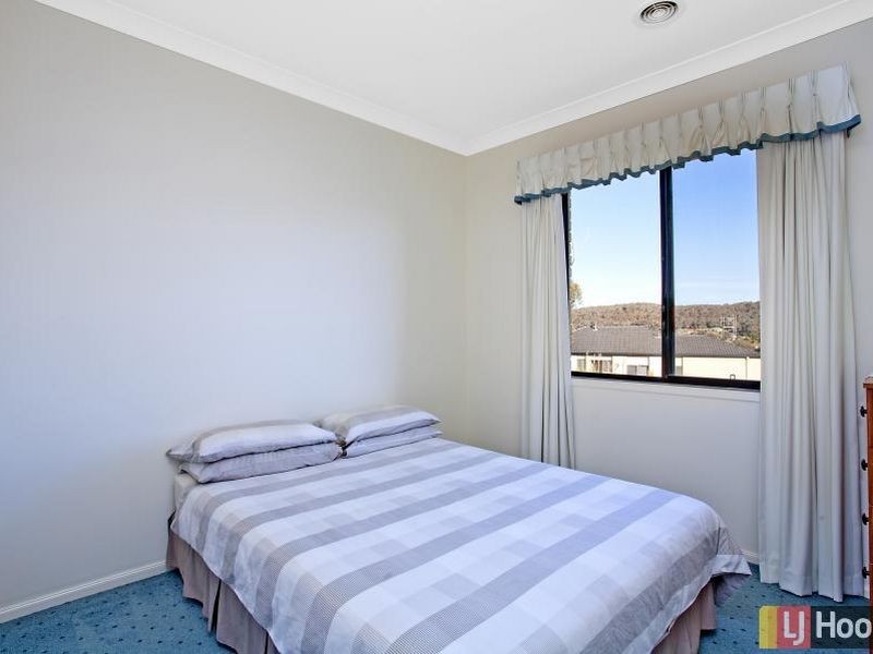 11 Boree Place, Jerrabomberra NSW 2619