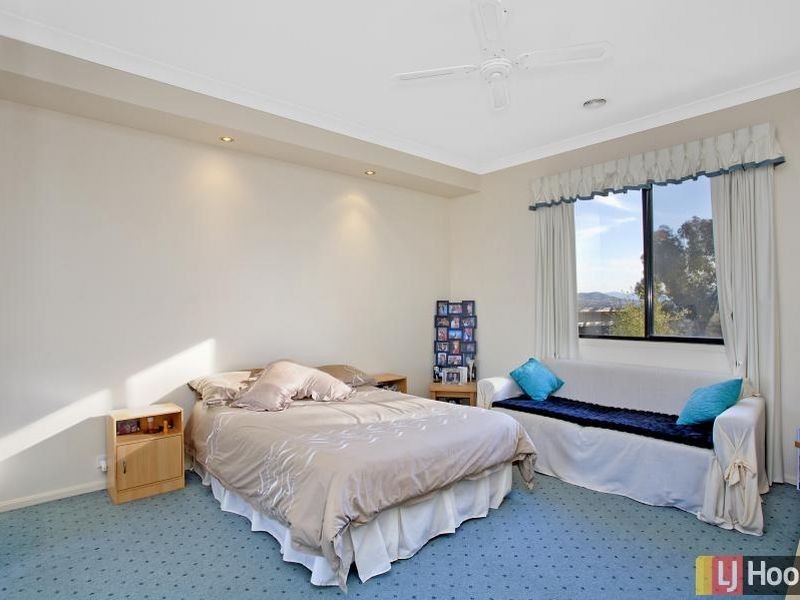 11 Boree Place, Jerrabomberra NSW 2619