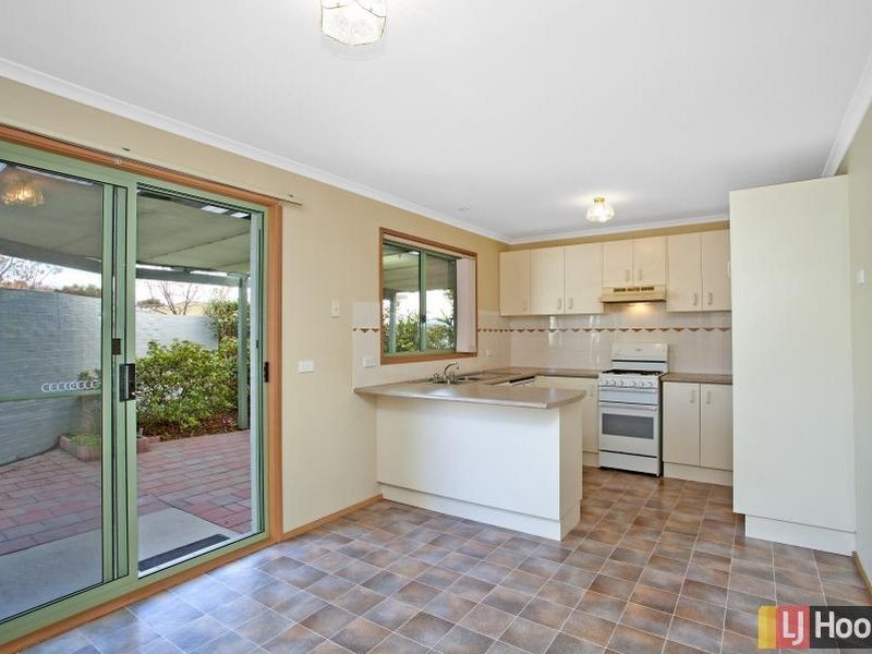 1/4 Redwood Avenue, Jerrabomberra NSW 2619
