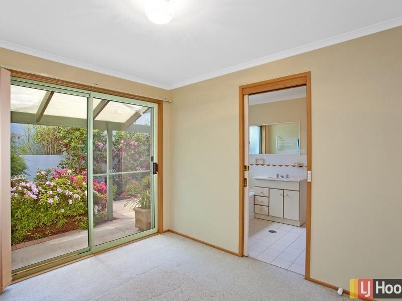 1/4 Redwood Avenue, Jerrabomberra NSW 2619