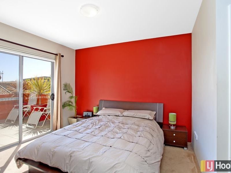 B17/17 Uriarra Road, Queanbeyan NSW 2620