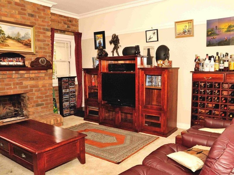 24 Lowe Street, Queanbeyan NSW 2620