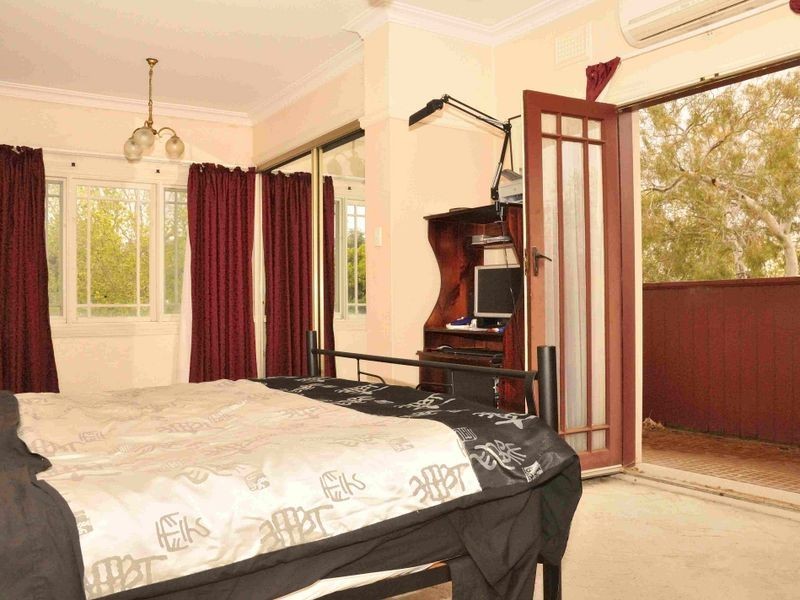 24 Lowe Street, Queanbeyan NSW 2620