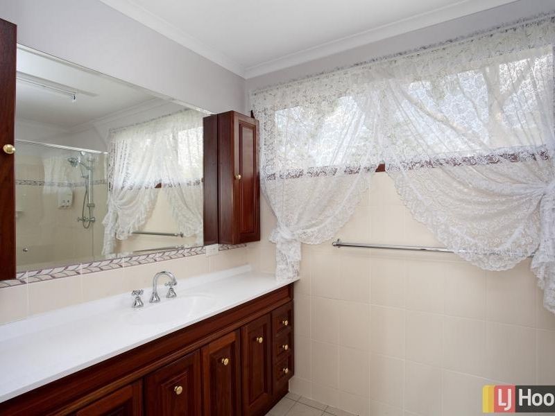 2 Johnson Place, Queanbeyan NSW 2620