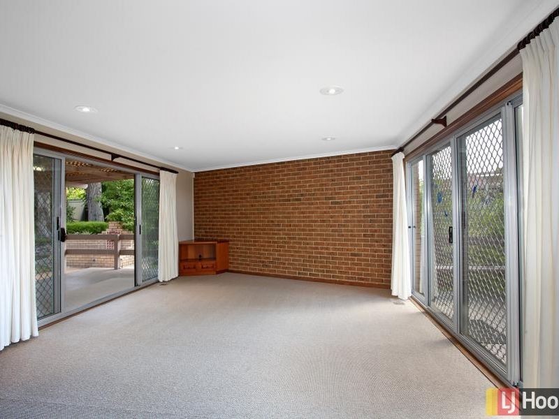 2 Johnson Place, Queanbeyan NSW 2620