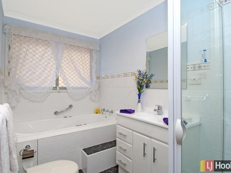 6 Meehan Close, Queanbeyan NSW 2620