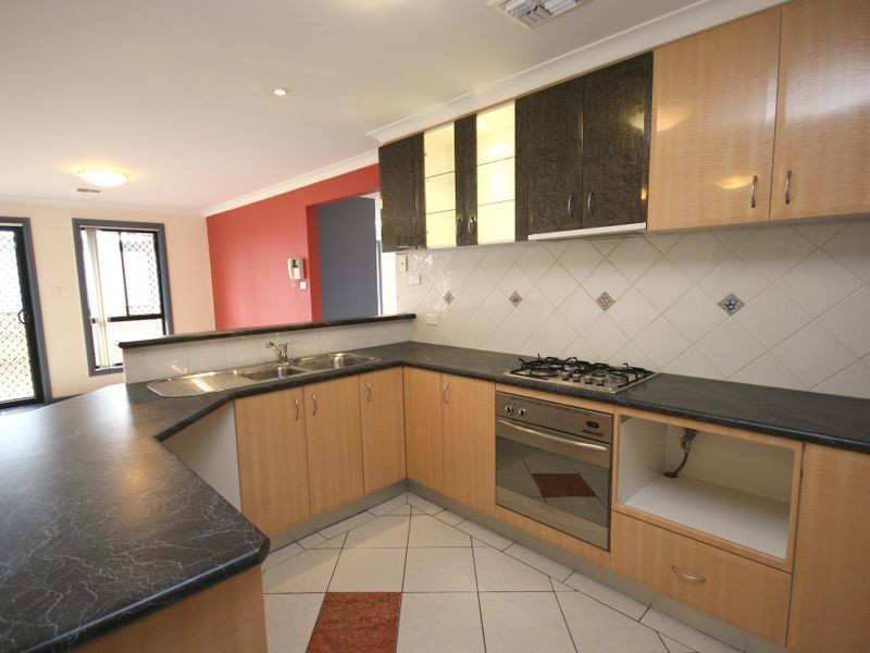 8 Colverwell Crescent, Jerrabomberra NSW 2619