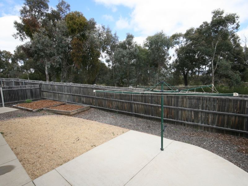 8 Colverwell Crescent, Jerrabomberra NSW 2619