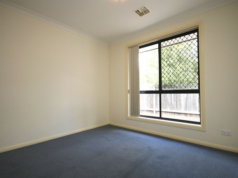 8 Colverwell Crescent, Jerrabomberra NSW 2619
