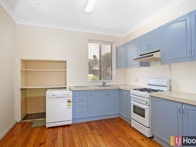 24 Fairmount Crescent, Queanbeyan NSW 2620