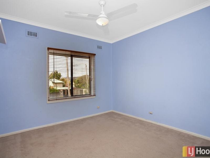 24 Fairmount Crescent, Queanbeyan NSW 2620