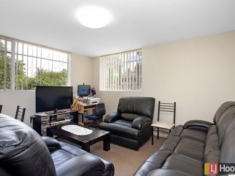1/8-10 Stornaway Road, Queanbeyan NSW 2620