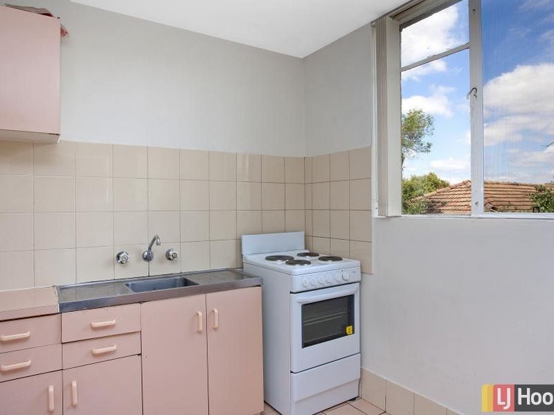 1/8-10 Stornaway Road, Queanbeyan NSW 2620