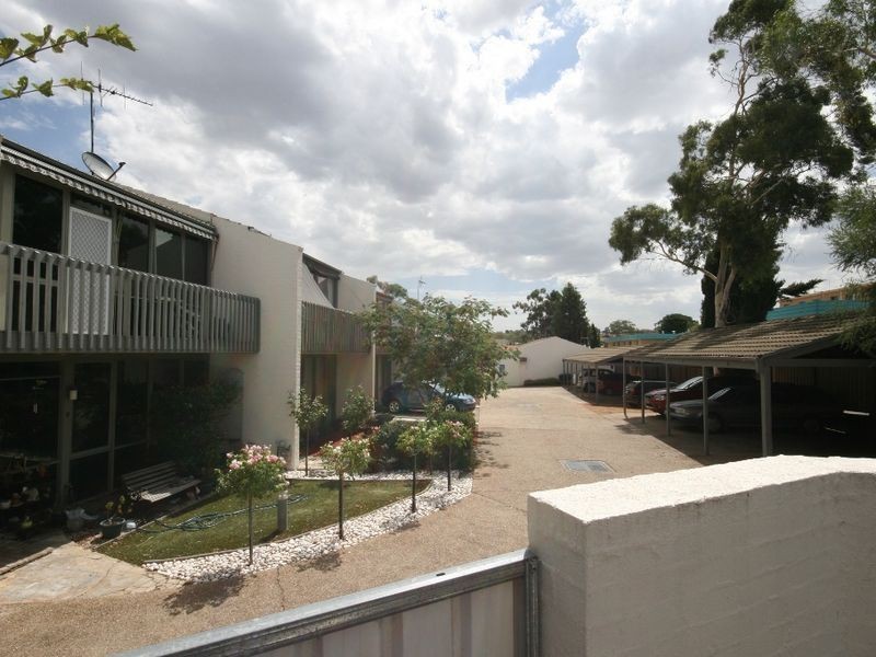 6/11 Campbell Street, Queanbeyan NSW 2620