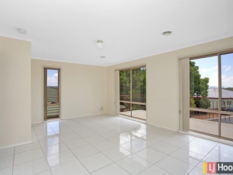 10 English Grove, Jerrabomberra NSW 2619