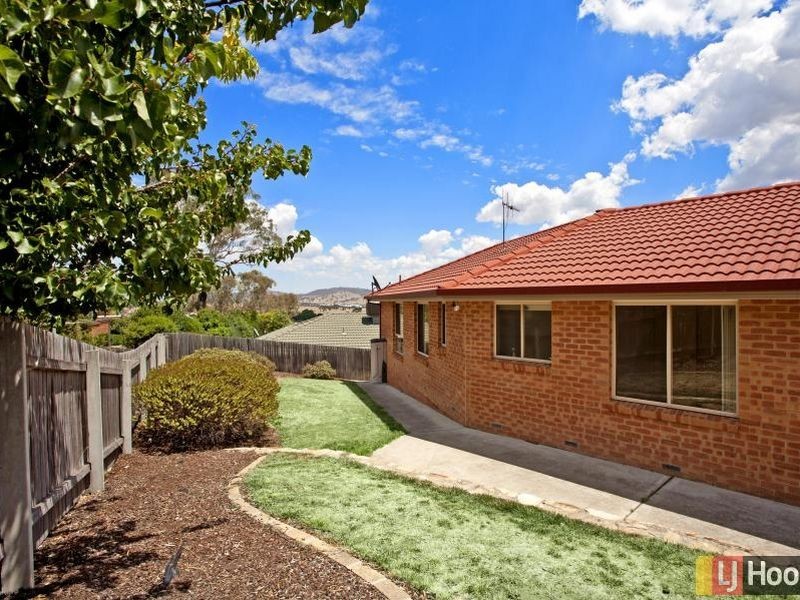 10 English Grove, Jerrabomberra NSW 2619