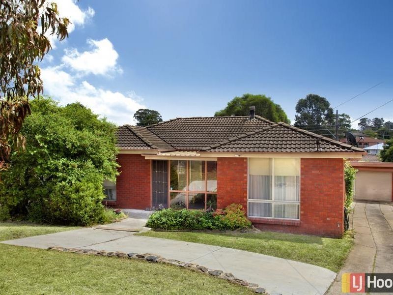 73 Pindari Crescent, Queanbeyan NSW 2620