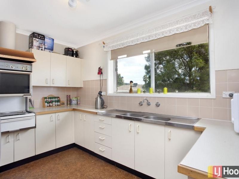 73 Pindari Crescent, Queanbeyan NSW 2620