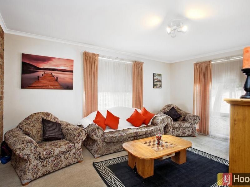 73 Pindari Crescent, Queanbeyan NSW 2620