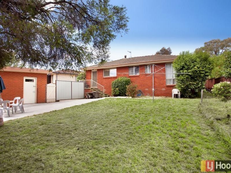 73 Pindari Crescent, Queanbeyan NSW 2620