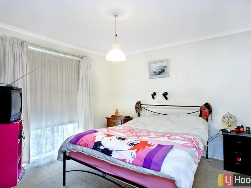 73 Pindari Crescent, Queanbeyan NSW 2620