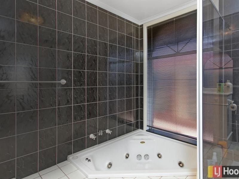 18 Morrison Place, Queanbeyan NSW 2620