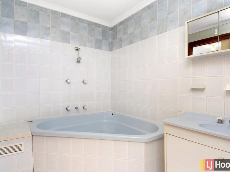 4/30 Mowatt Street, Queanbeyan NSW 2620