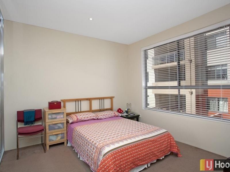 10B/17 Uriarra Road, Queanbeyan NSW 2620