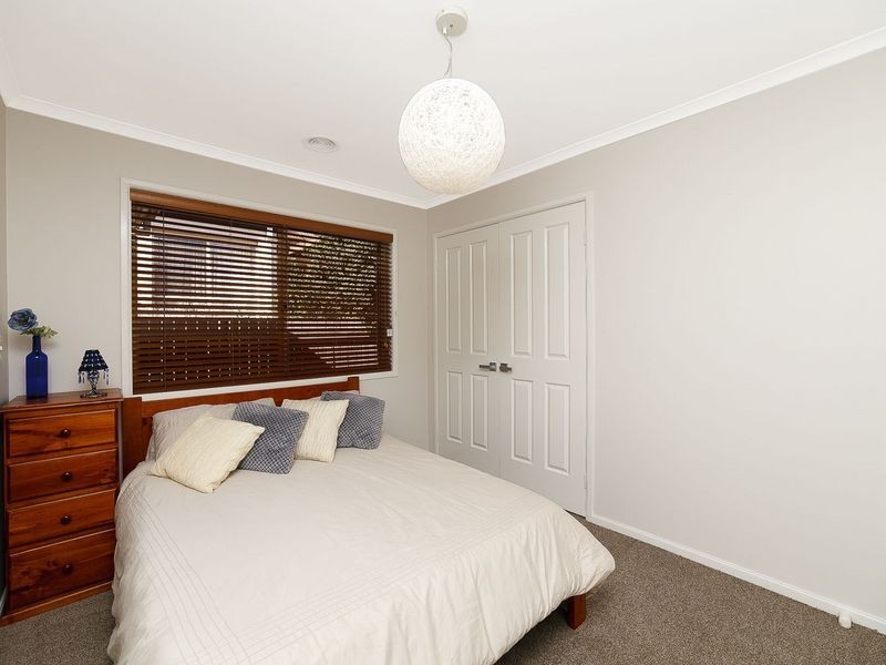 19 Thomas Royal Gardens, Queanbeyan NSW 2620