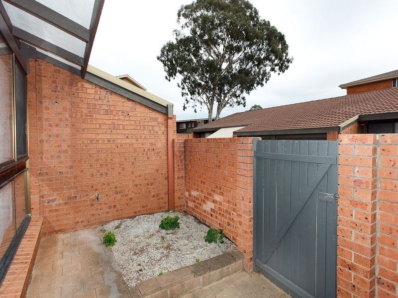 3/15 McKeahnie Street, Queanbeyan NSW 2620