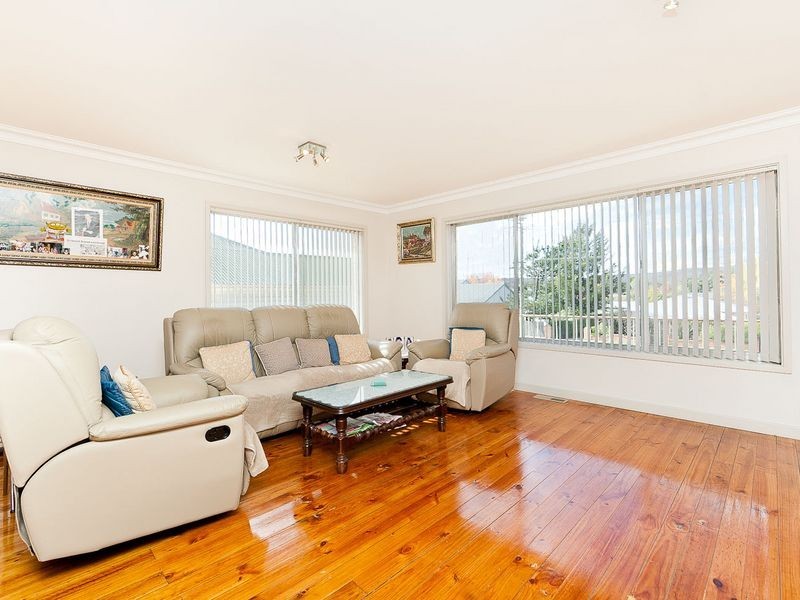 77 Stornaway Road, Queanbeyan NSW 2620