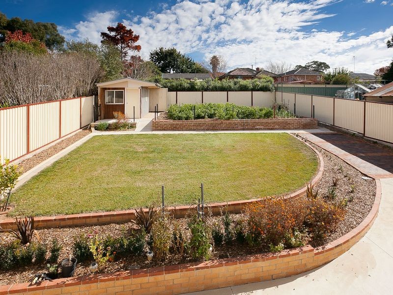 77 Stornaway Road, Queanbeyan NSW 2620