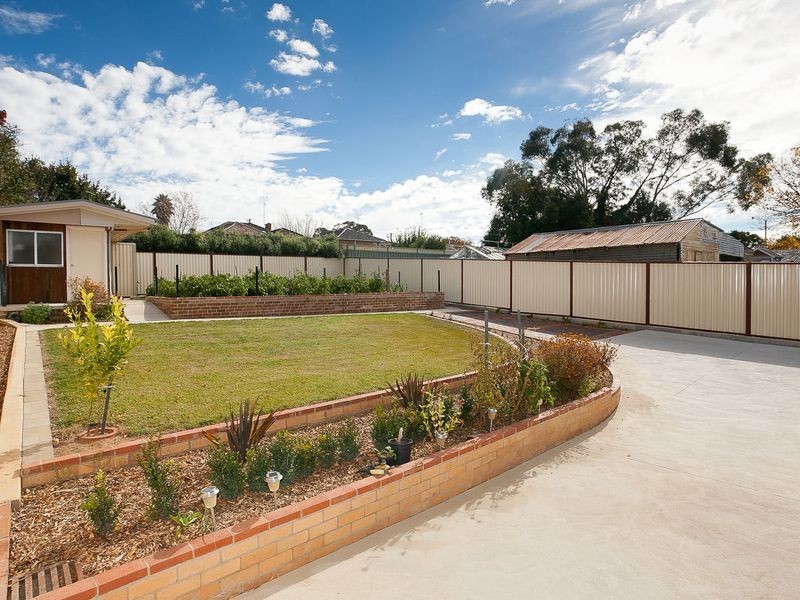 77 Stornaway Road, Queanbeyan NSW 2620