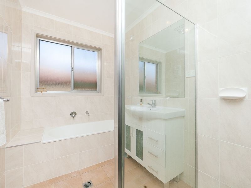 77 Stornaway Road, Queanbeyan NSW 2620