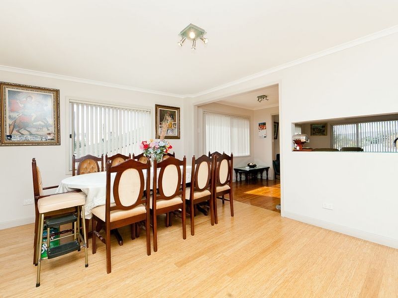 77 Stornaway Road, Queanbeyan NSW 2620