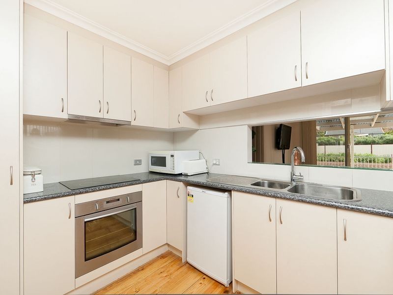 77 Stornaway Road, Queanbeyan NSW 2620