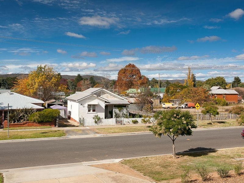 77 Stornaway Road, Queanbeyan NSW 2620
